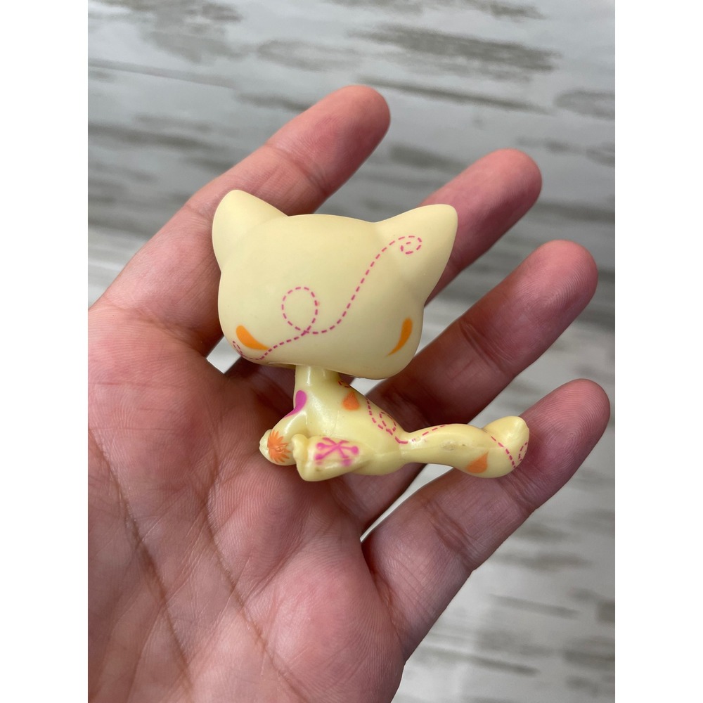 Littlest Pet Shop #1231 Lps Post Card Yellow/ Purple Flowers Sitting Cat. - Picture 8 of 8